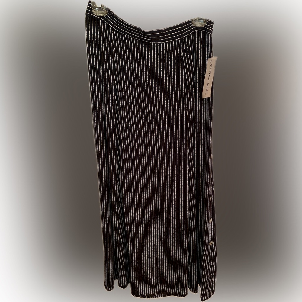 Cynthia Max Black Striped Skirt- L